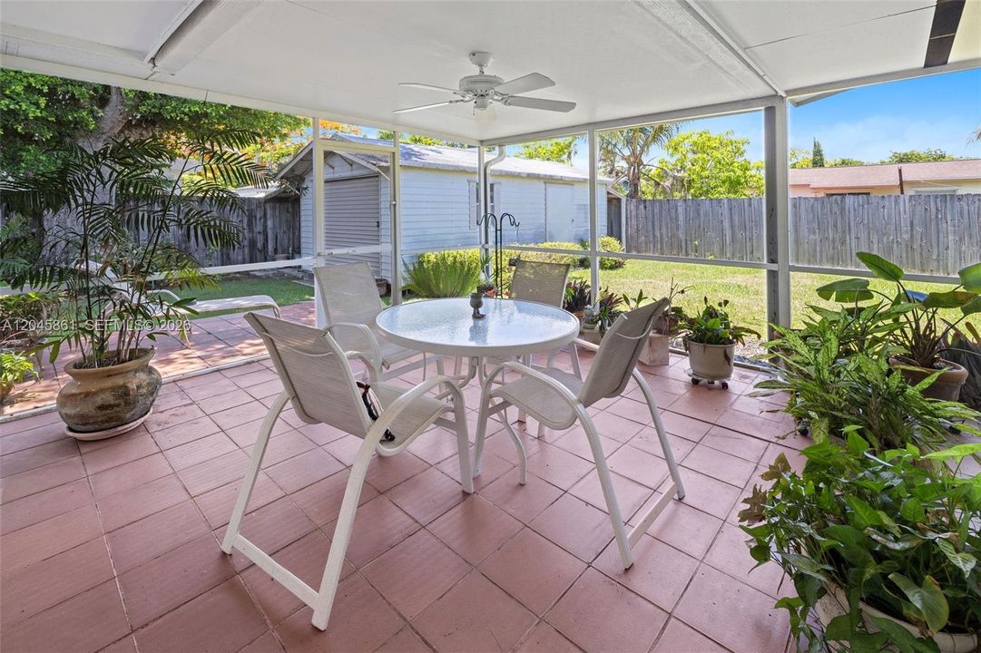 For Sale: $575,000 (3 beds, 2 baths, 1472 Square Feet)