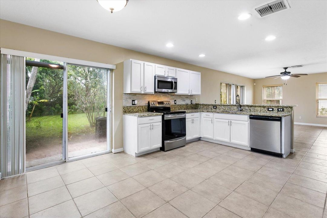 01-Open Concept Kitchen