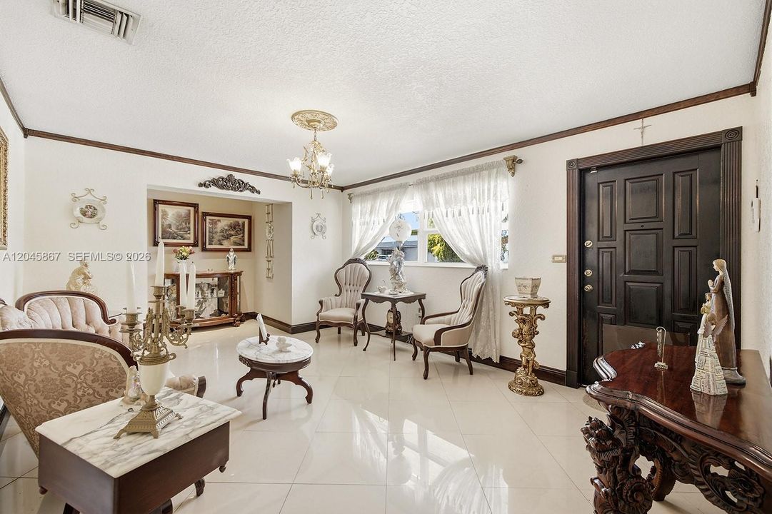 На продажу: $789,900 (4 спален, 2 ванн, 1854 Квадратных фут)
