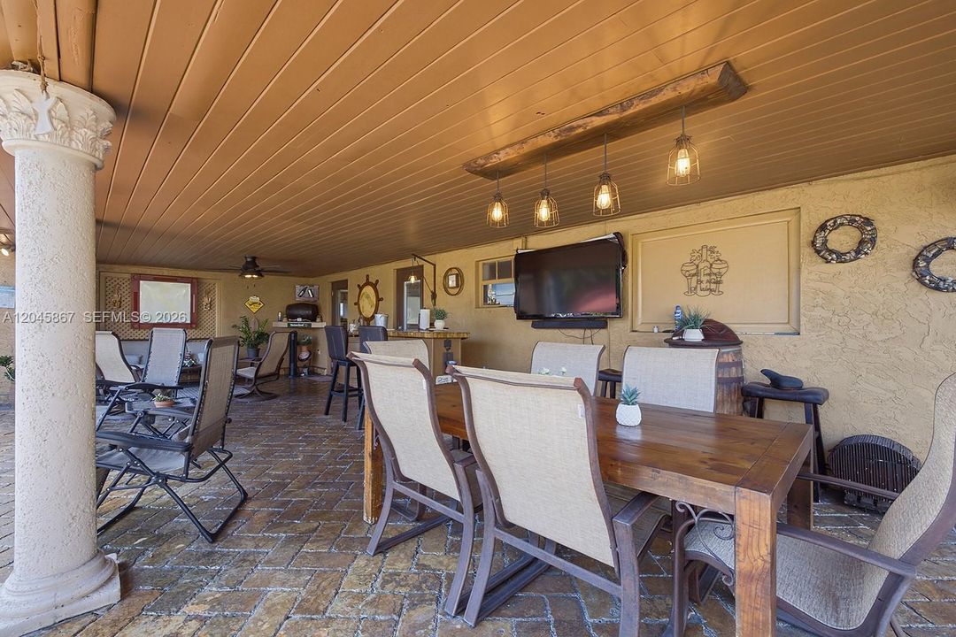 На продажу: $789,900 (4 спален, 2 ванн, 1854 Квадратных фут)