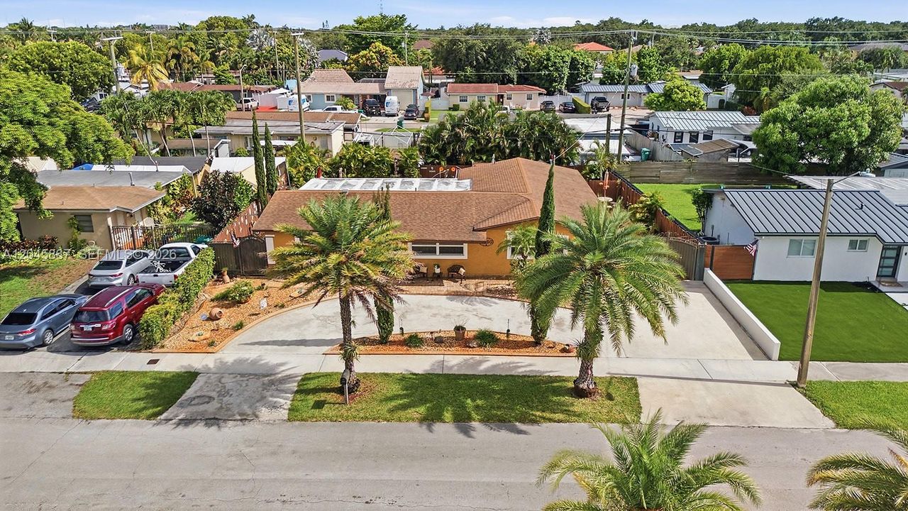 На продажу: $789,900 (4 спален, 2 ванн, 1854 Квадратных фут)