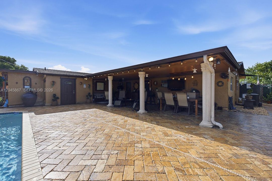 На продажу: $789,900 (4 спален, 2 ванн, 1854 Квадратных фут)