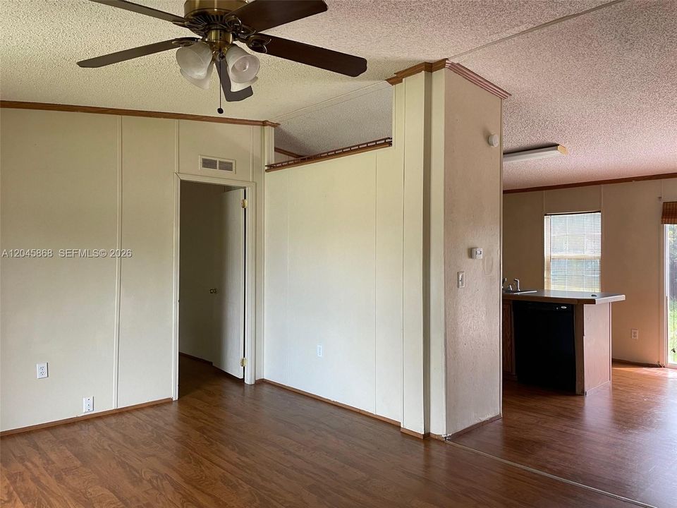 En Renta: $2,650 (4 camas, 2 baños, 1512 Pies cuadrados)