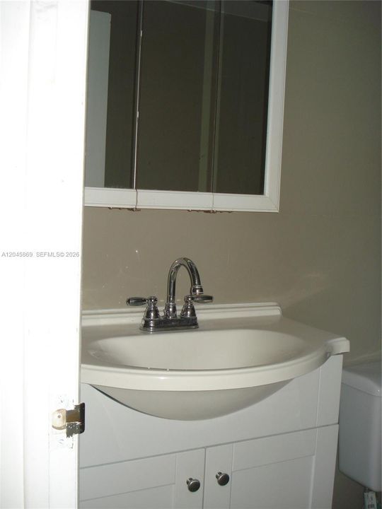 For Rent: $1,900 (1 beds, 1 baths, 798 Square Feet)