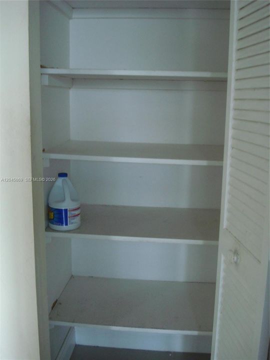 For Rent: $1,900 (1 beds, 1 baths, 798 Square Feet)
