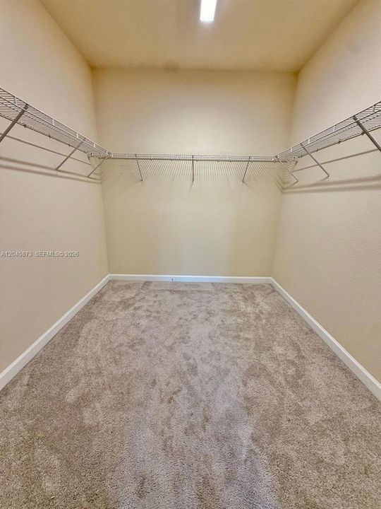 For Rent: $4,100 (3 beds, 2 baths, 1783 Square Feet)