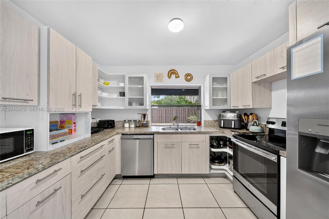 For Sale: $615,000 (3 beds, 2 baths, 1764 Square Feet)