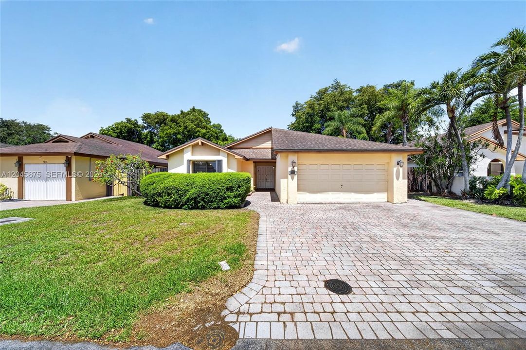 For Sale: $615,000 (3 beds, 2 baths, 1764 Square Feet)