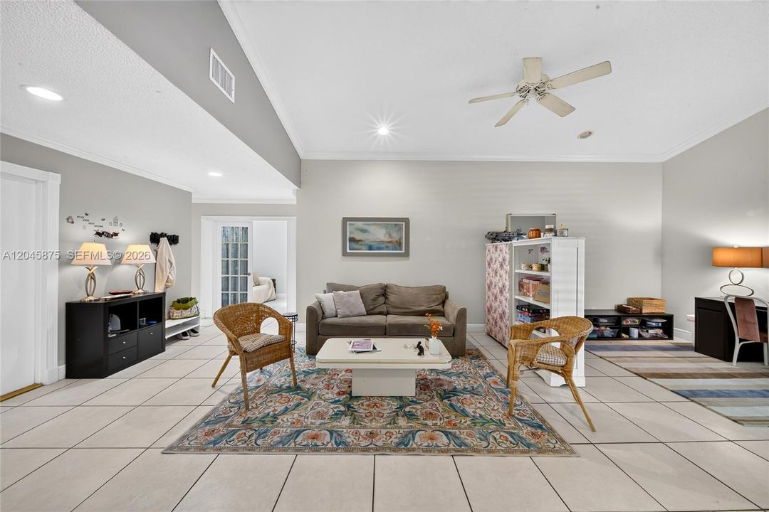 For Sale: $615,000 (3 beds, 2 baths, 1764 Square Feet)