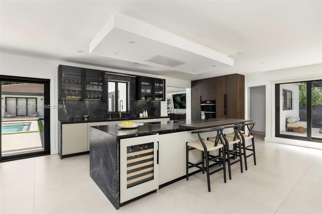 For Sale: $3,900,000 (6 beds, 7 baths, 5363 Square Feet)