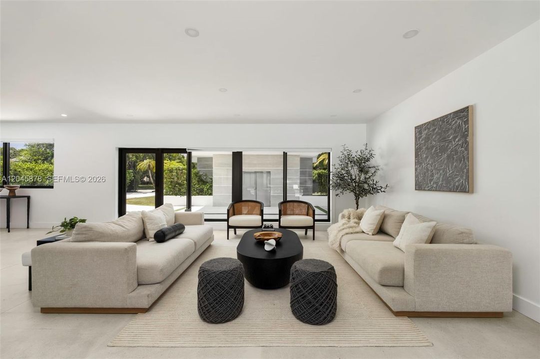 For Sale: $3,900,000 (6 beds, 7 baths, 5363 Square Feet)