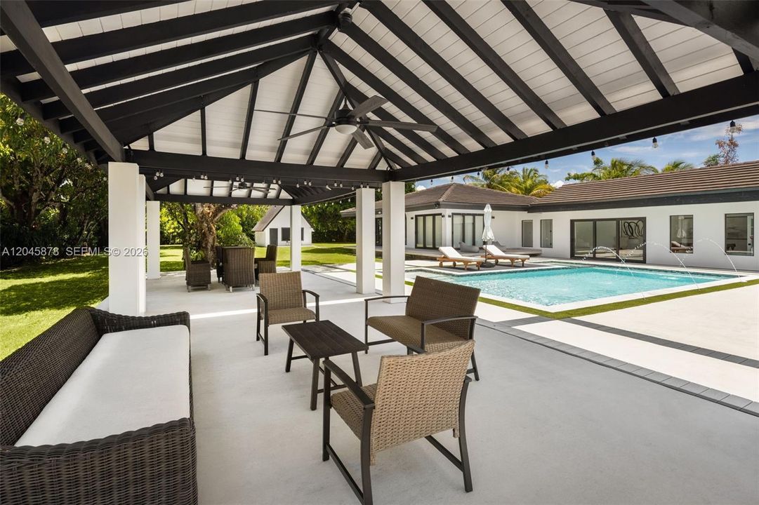 For Sale: $3,900,000 (6 beds, 7 baths, 5363 Square Feet)