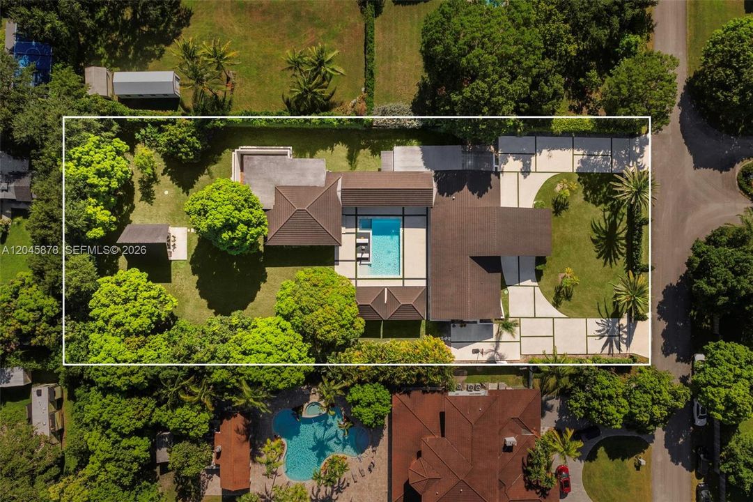 For Sale: $3,900,000 (6 beds, 7 baths, 5363 Square Feet)