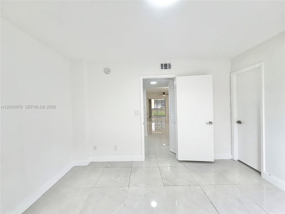 В аренду: $2,400 (2 спален, 2 ванн, 1097 Квадратных фут)
