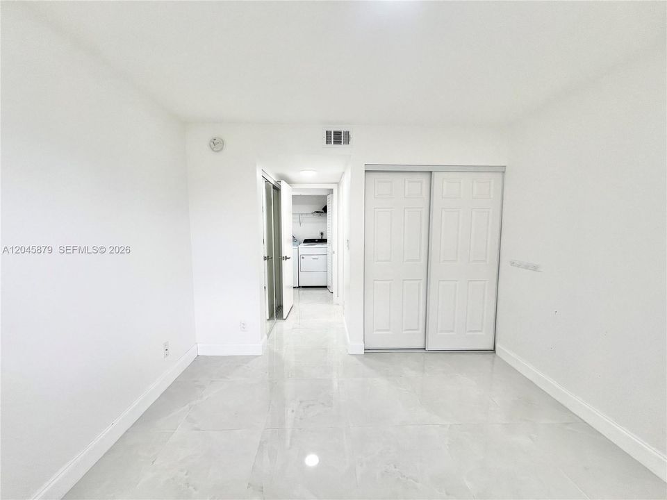 В аренду: $2,400 (2 спален, 2 ванн, 1097 Квадратных фут)