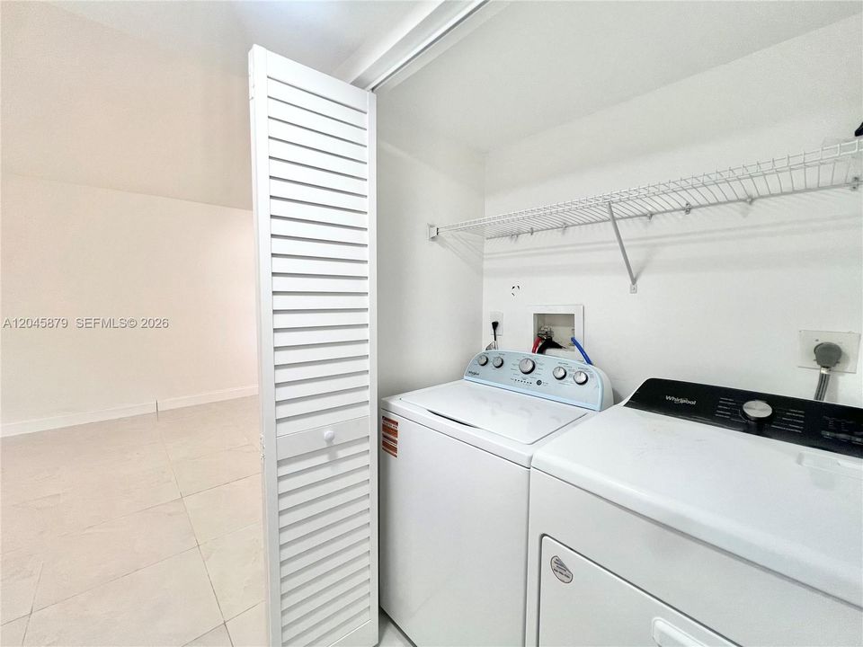 В аренду: $2,400 (2 спален, 2 ванн, 1097 Квадратных фут)