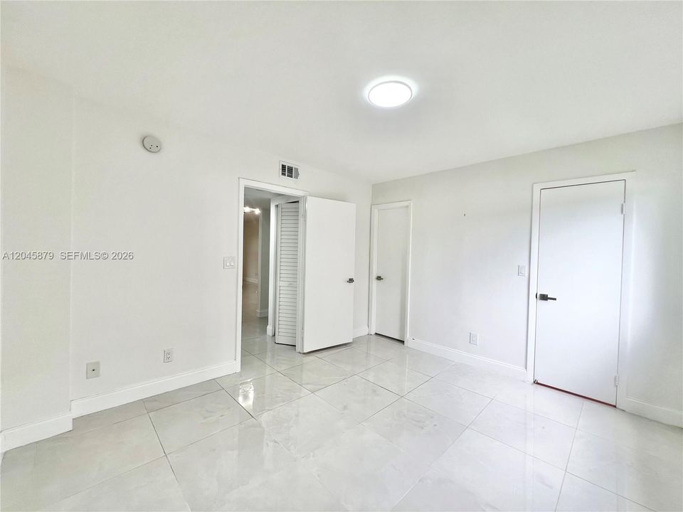 В аренду: $2,400 (2 спален, 2 ванн, 1097 Квадратных фут)