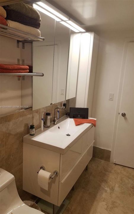 В аренду: $2,100 (1 спален, 1 ванн, 1125 Квадратных фут)