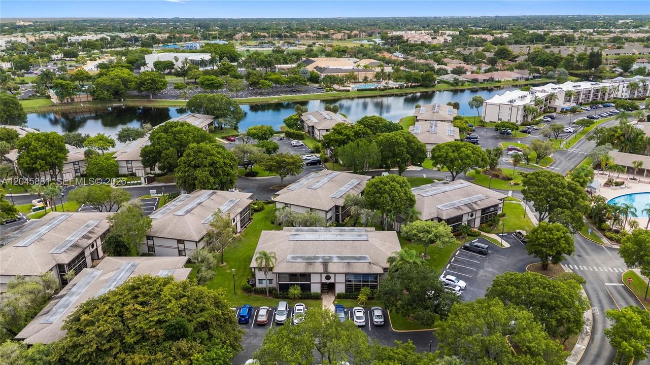 For Sale: $153,000 (2 beds, 1 baths, 827 Square Feet)