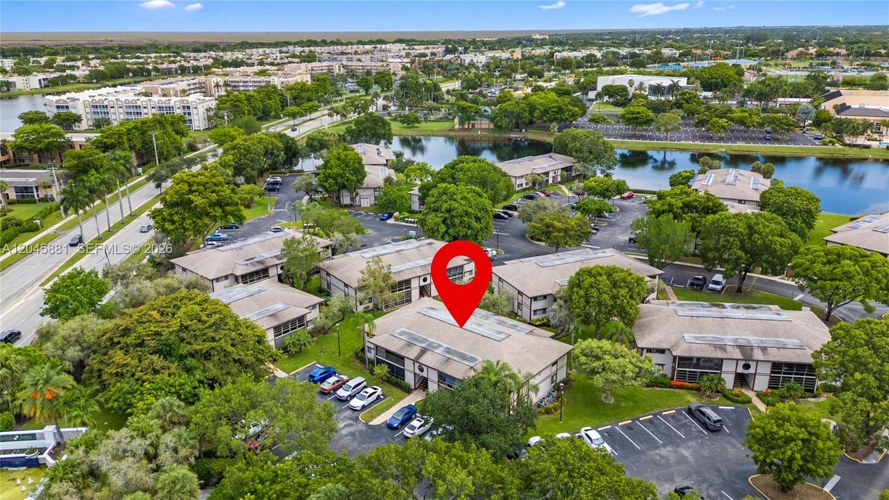 For Sale: $153,000 (2 beds, 1 baths, 827 Square Feet)