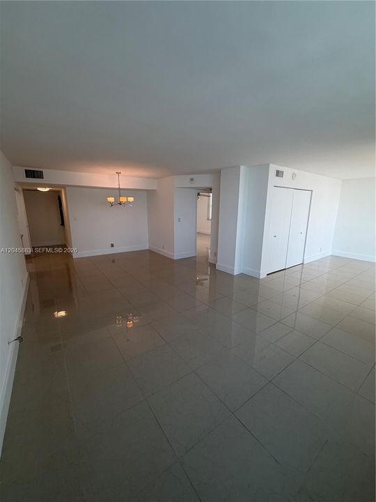 На продажу: $399,900 (2 спален, 2 ванн, 1100 Квадратных фут)