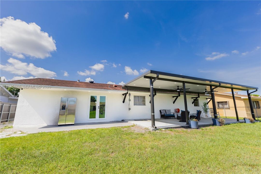 For Sale: $850,000 (4 beds, 2 baths, 1732 Square Feet)