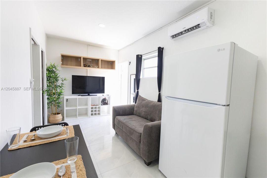 For Sale: $850,000 (4 beds, 2 baths, 1732 Square Feet)