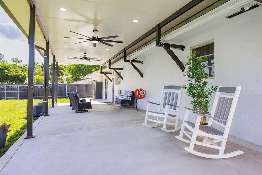 For Sale: $850,000 (4 beds, 2 baths, 1732 Square Feet)