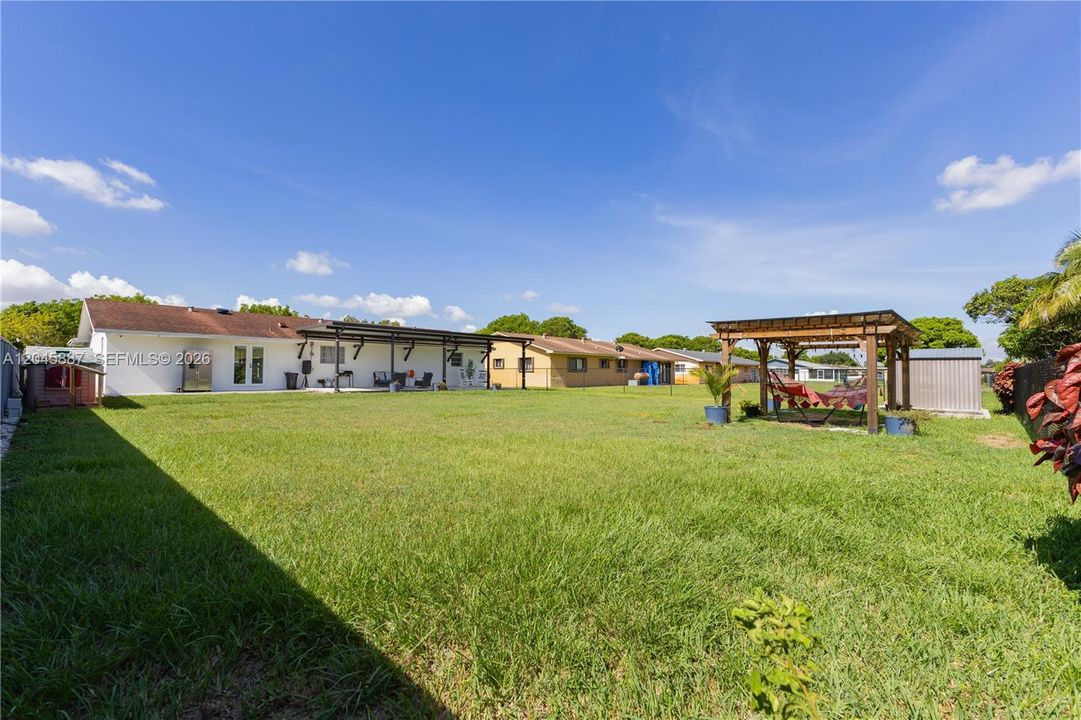 For Sale: $850,000 (4 beds, 2 baths, 1732 Square Feet)