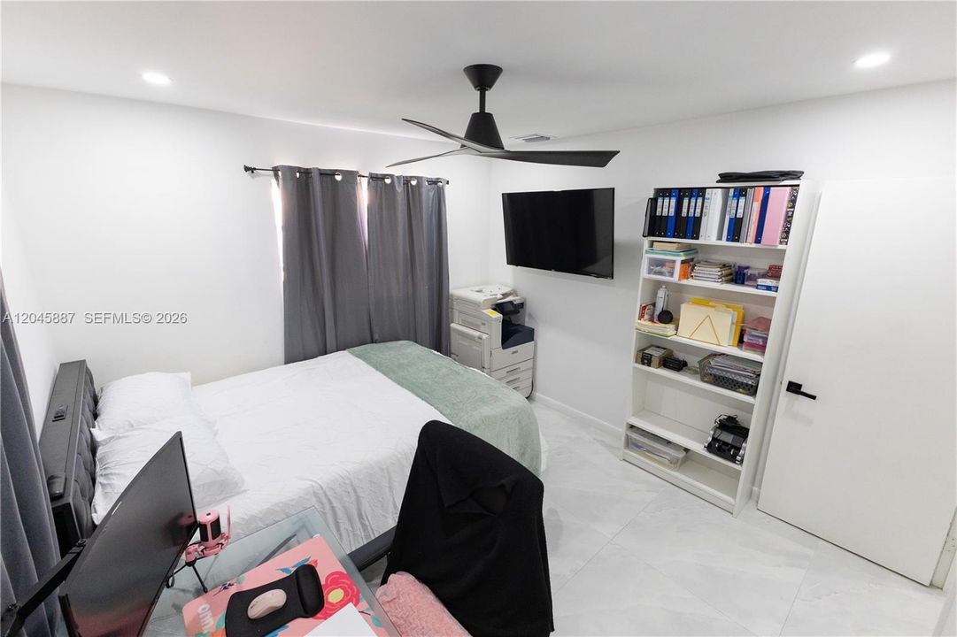 For Sale: $850,000 (4 beds, 2 baths, 1732 Square Feet)