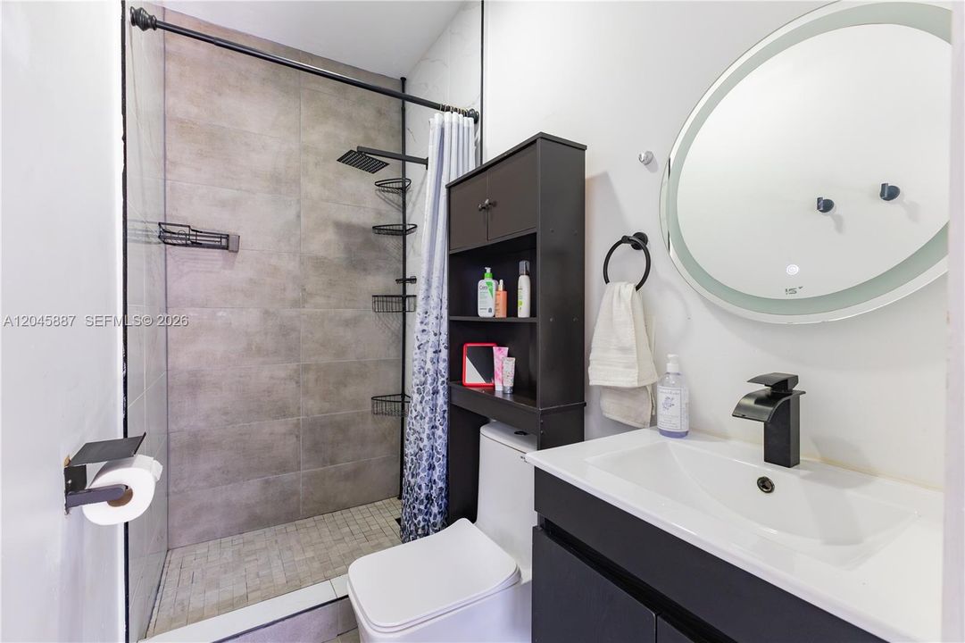 For Sale: $850,000 (4 beds, 2 baths, 1732 Square Feet)