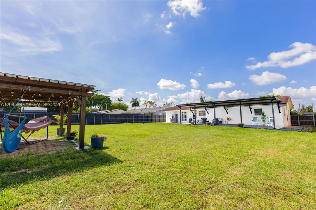 For Sale: $850,000 (4 beds, 2 baths, 1732 Square Feet)