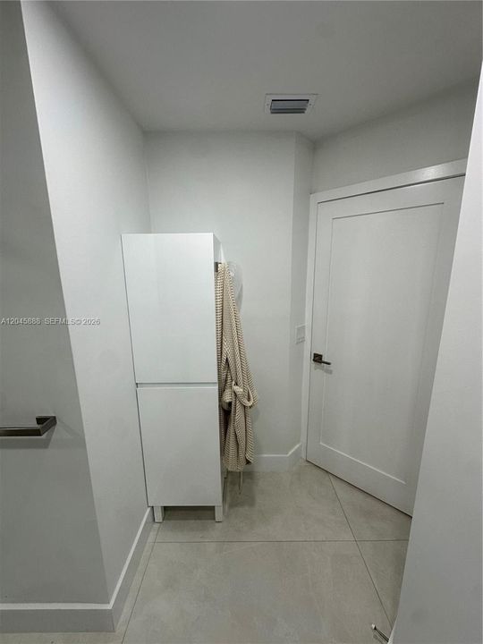 For Rent: $4,500 (3 beds, 2 baths, 1438 Square Feet)
