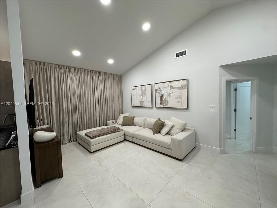 For Rent: $4,500 (3 beds, 2 baths, 1438 Square Feet)