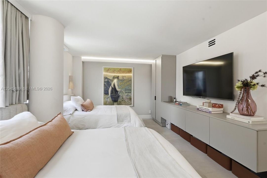 For Sale: $2,150,000 (3 beds, 3 baths, 2149 Square Feet)
