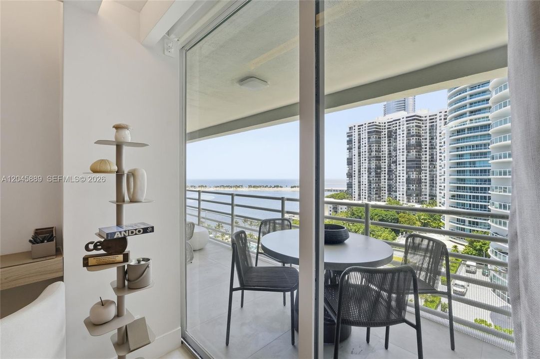 For Sale: $2,150,000 (3 beds, 3 baths, 2149 Square Feet)