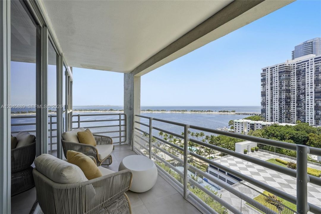 For Sale: $2,150,000 (3 beds, 3 baths, 2149 Square Feet)