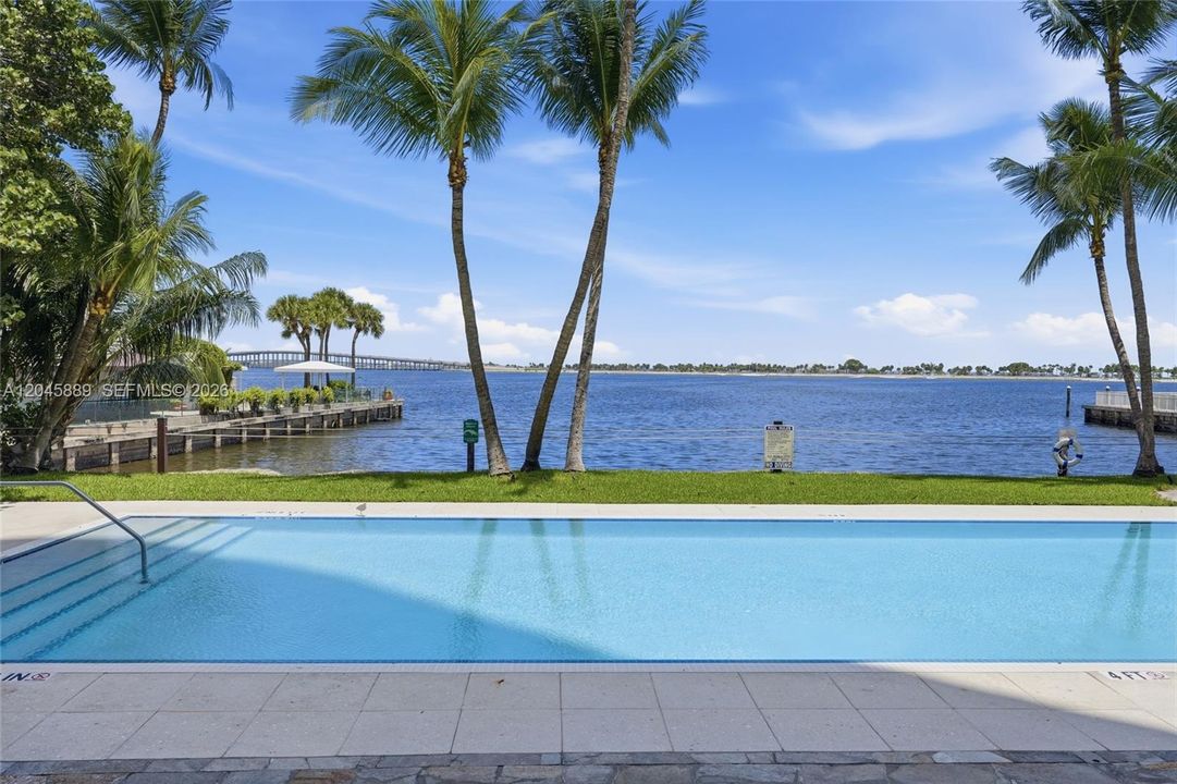 For Sale: $2,150,000 (3 beds, 3 baths, 2149 Square Feet)