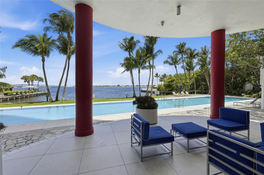 For Sale: $2,150,000 (3 beds, 3 baths, 2149 Square Feet)