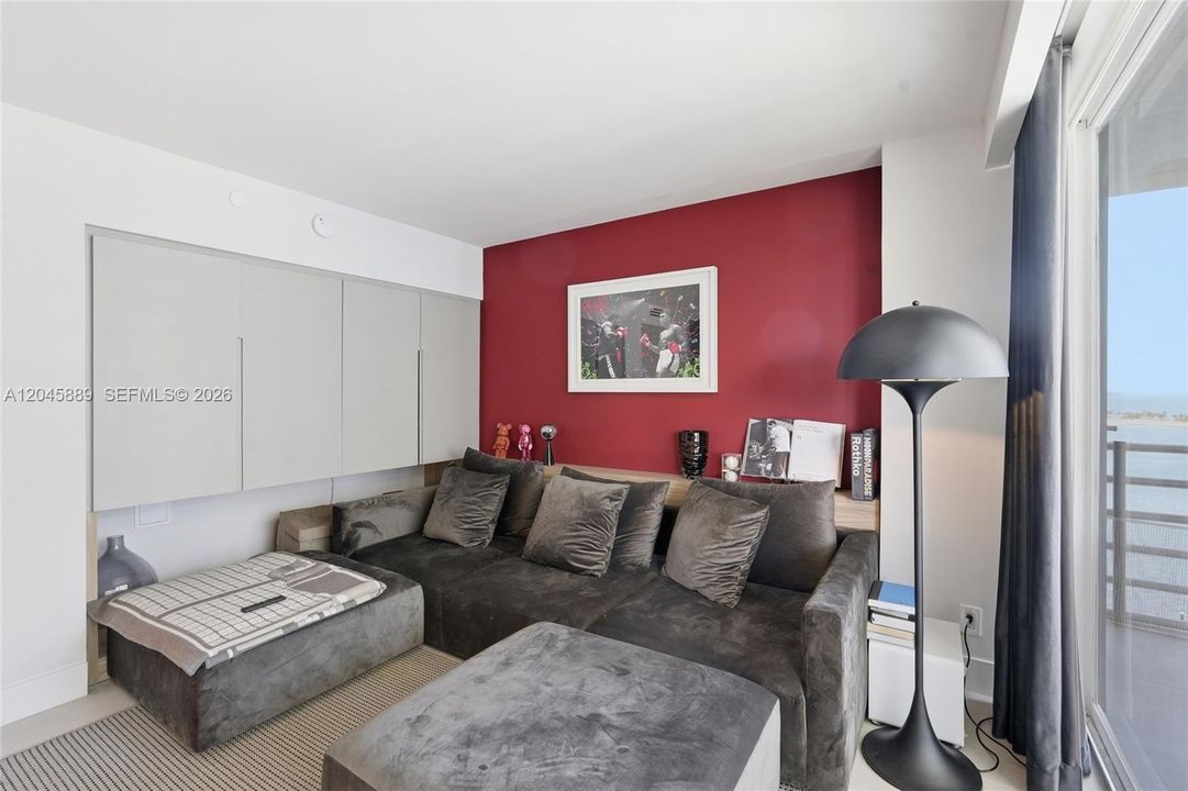 For Sale: $2,150,000 (3 beds, 3 baths, 2149 Square Feet)