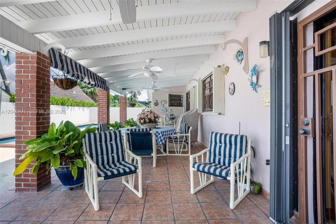For Sale: $699,900 (3 beds, 2 baths, 1744 Square Feet)