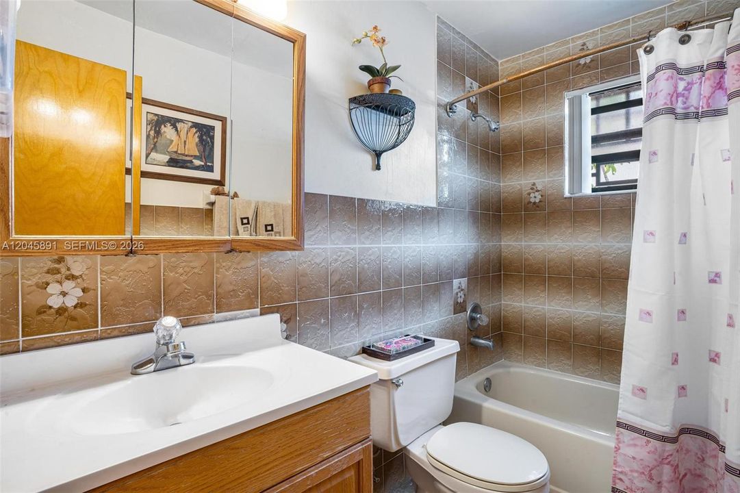 For Sale: $699,900 (3 beds, 2 baths, 1744 Square Feet)