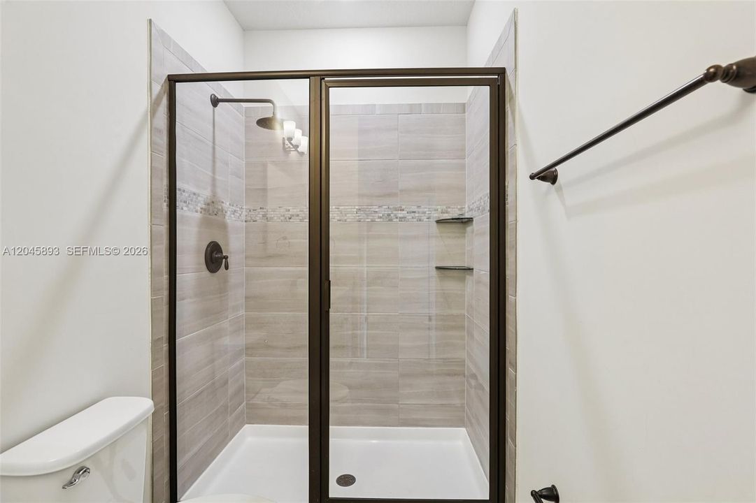 En Venta: $825,000 (3 camas, 2 baños, 1881 Pies cuadrados)