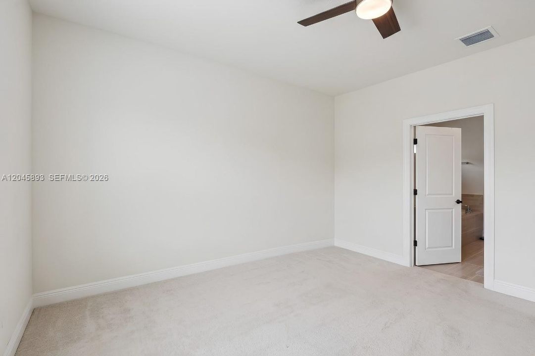En Venta: $825,000 (3 camas, 2 baños, 1881 Pies cuadrados)