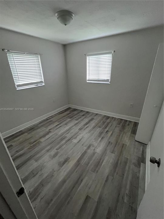 В аренду: $3,400 (3 спален, 1 ванн, 1310 Квадратных фут)