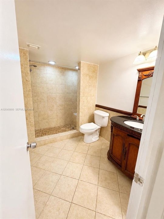 For Rent: $1,700 (2 beds, 2 baths, 1100 Square Feet)