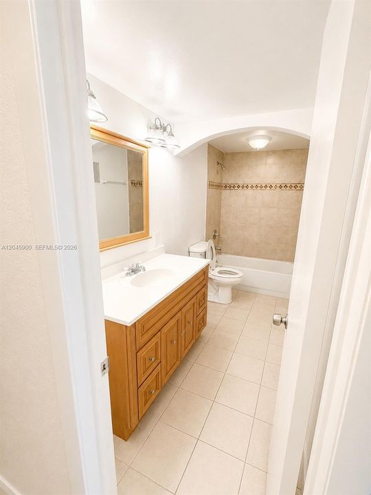 For Rent: $1,700 (2 beds, 2 baths, 1100 Square Feet)