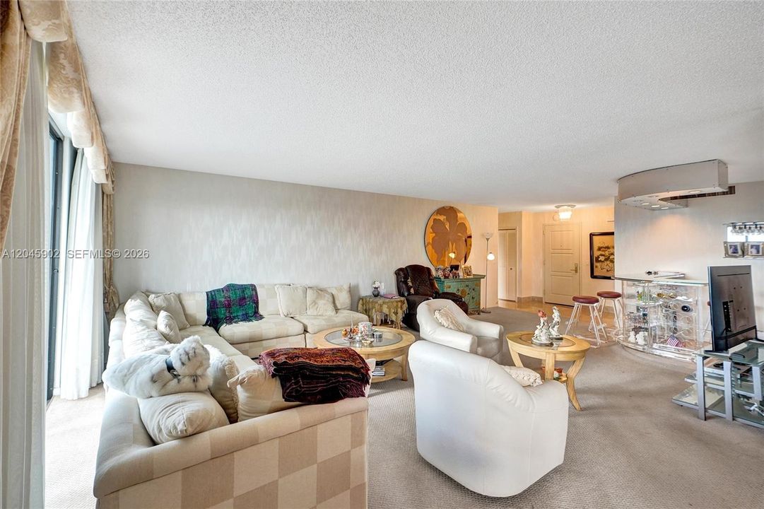 For Sale: $1,875,000 (2 beds, 2 baths, 1942 Square Feet)