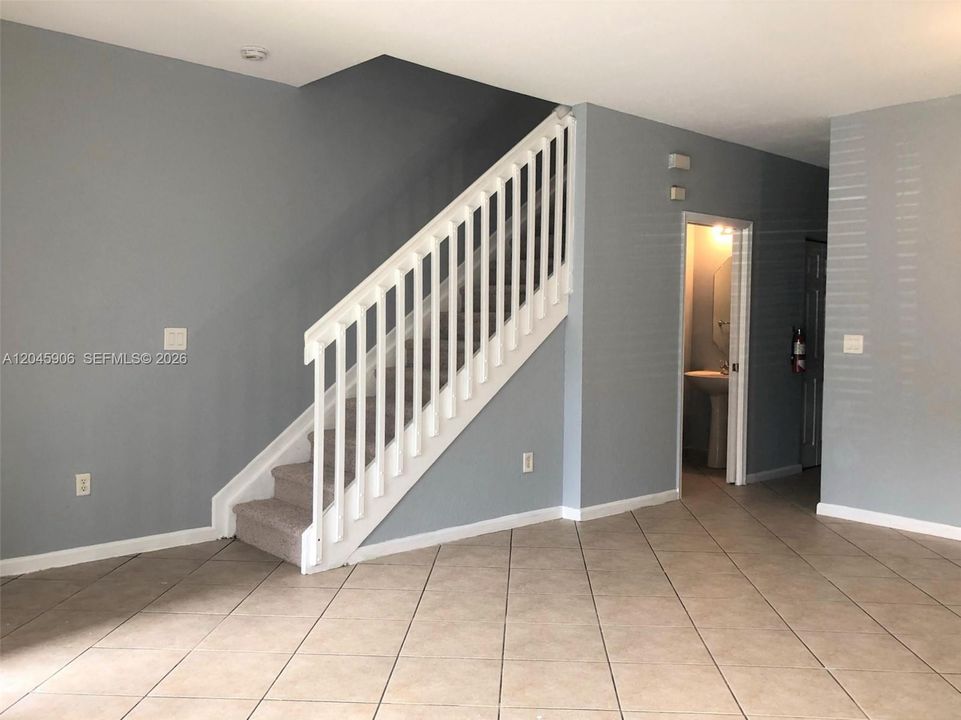 В аренду: $2,695 (3 спален, 2 ванн, 1423 Квадратных фут)