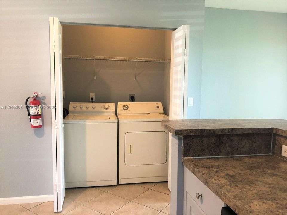 В аренду: $2,695 (3 спален, 2 ванн, 1423 Квадратных фут)